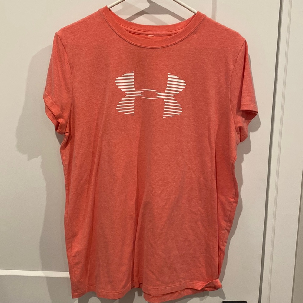 Women’s under Armour, shorts sleeve shirt